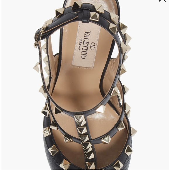 Valentino Garavani Rockstud Ankle Strap Pump in NERO - Picture 3 of 12